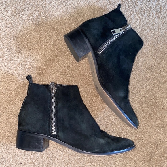 DOLCE VITA Booties - Picture 2 of 10